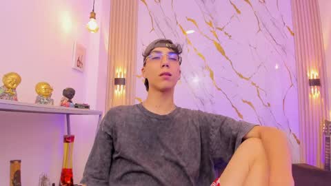    online show from April 8, 4:23 am