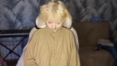 nikoli_naw online show from May 6, 9:42 pm