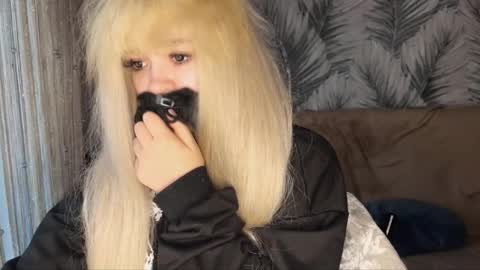 nikoli_naw online show from May 18, 10:26 pm