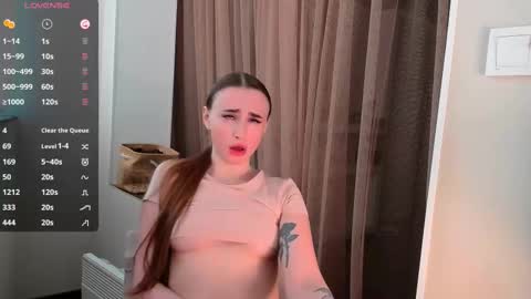 Snapshot of nikoll_s chatting on February 28, 5:04 am online show from February 28, 5:04 am