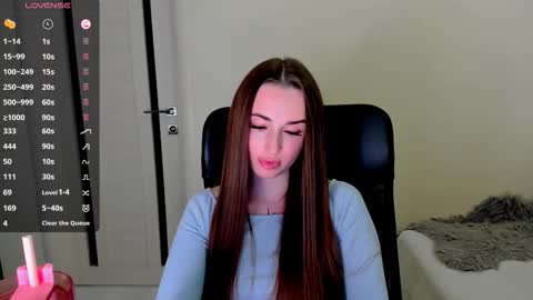Snapshot of nikoll_s chatting on September 20, 3:29 am online show from September 20, 3:29 am