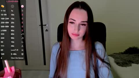 Snapshot of nikoll_s chatting on September 21, 3:19 am online show from September 21, 3:19 am