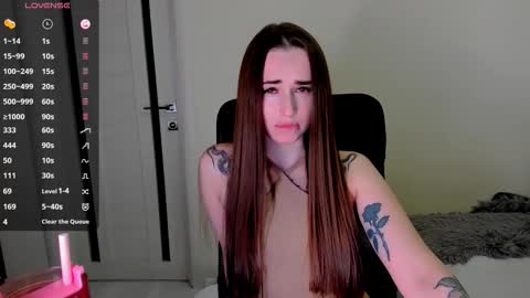 Snapshot of nikoll_s chatting on September 28, 3:45 am online show from September 28, 3:45 am