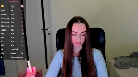 Snapshot of nikoll_s chatting on October 16, 3:51 am online show from October 16, 3:51 am