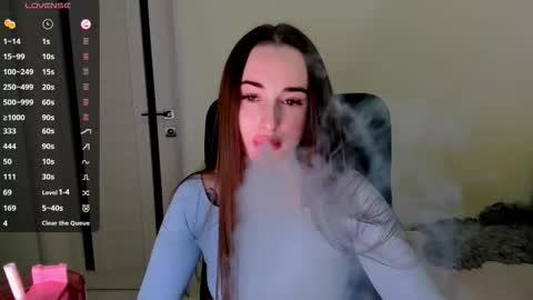 Snapshot of nikoll_s chatting on October 18, 3:53 am online show from October 18, 3:53 am