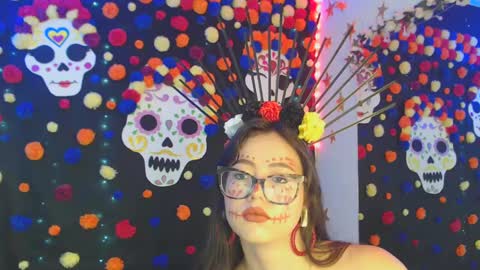 nikolle_huyt online show from October 3, 9:34 pm