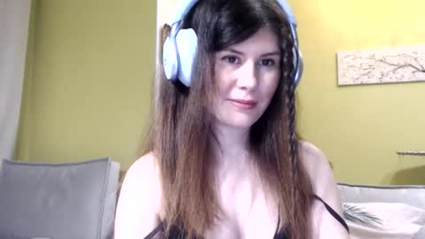 Nikol online show from December 3, 8:40 pm