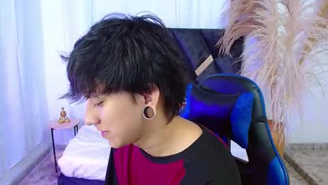 Snapshot of nikoo_18 chatting on February 5, 2:11 pm Niko online show from February 5, 2:11 pm