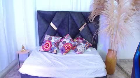 Snapshot of nikoo_18 chatting on February 10, 1:37 pm Niko online show from February 10, 1:37 pm