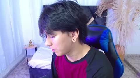 Snapshot of nikoo_18 chatting on February 12, 1:50 pm Niko online show from February 12, 1:50 pm