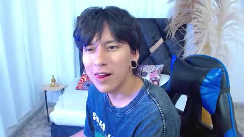 Snapshot of nikoo_18 chatting on February 24, 2:04 pm Niko online show from February 24, 2:04 pm