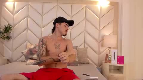 Niko Stone online show from April 1, 4:46 am