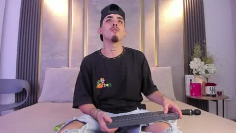 Snapshot of nikostone chatting on June 24, 4:00 am Niko Stone online show from June 24, 4:00 am