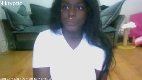 Snapshot of nikryptic chatting on October 22, 7:08 am Nikole online show from October 22, 7:08 am