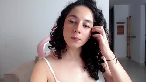 Snapshot of niky_blue chatting on February 2, 4:37 am niky_blue online show from February 2, 4:37 am
