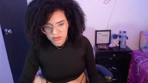 Nicole    GTM-5 1100 pm - 700 am online show from January 19, 6:20 am