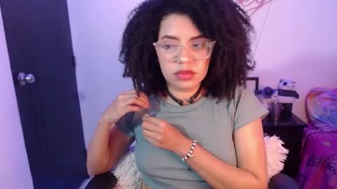 Nicole    GTM-5 1100 pm - 700 am online show from January 29, 6:43 am