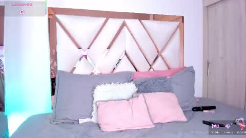 niky_vega1 online show from June 17, 4:26 am