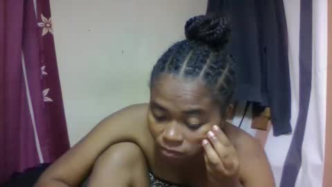 nilah online show from February 3, 7:08 pm