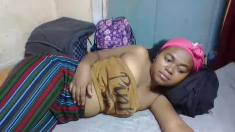 nilah online show from April 8, 6:24 am