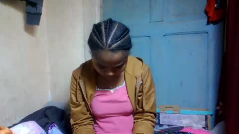 nilah online show from July 17, 6:24 pm
