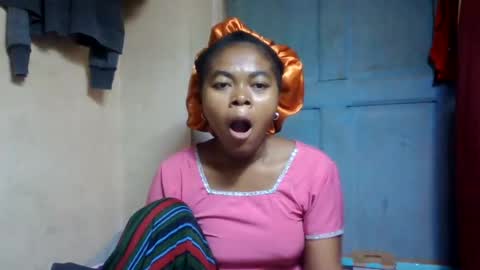 nilah online show from July 21, 5:32 am
