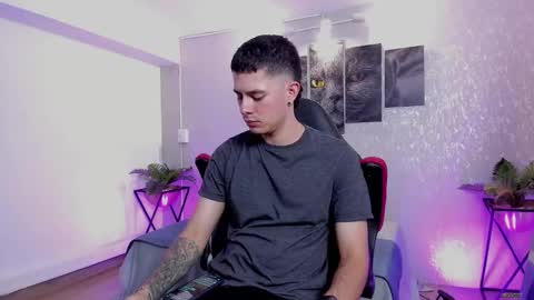 Nils online show from October 12, 2:32 am