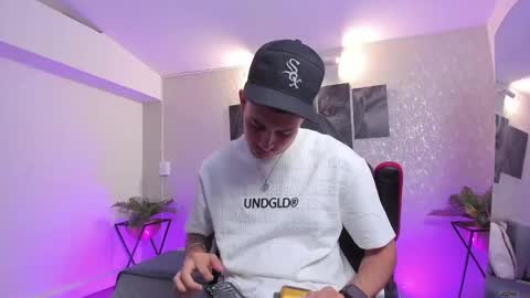 Nils online show from October 15, 4:12 am