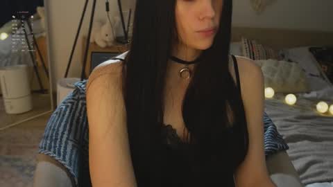 Jennet online show from December 13, 7:53 pm