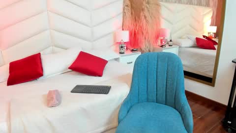 nina__ford online show from October 31, 7:59 pm