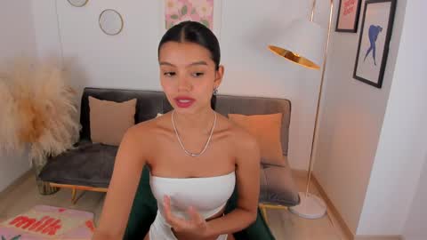 Snapshot of nina_agdal chatting on February 12, 7:13 pm NINA online show from February 12, 7:13 pm