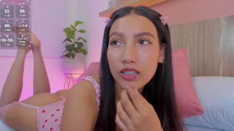 N I N A online show from November 13, 7:57 pm