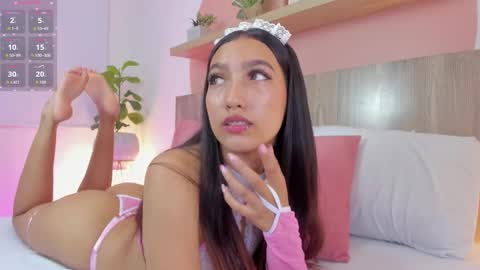 N I N A online show from November 20, 7:35 pm