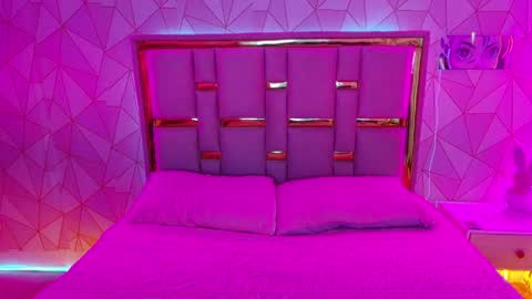 Nina Carther online show from April 11, 8:24 pm