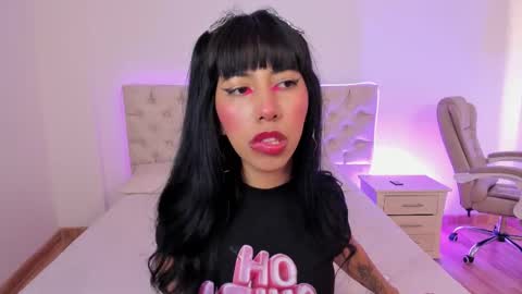 Nina Fox  online show from October 16, 1:45 pm