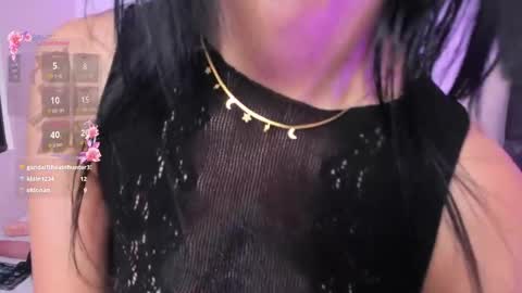 Nina Fox  online show from April 19, 6:10 pm