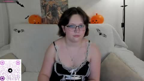 nina lunaa online show from October 28, 9:24 am