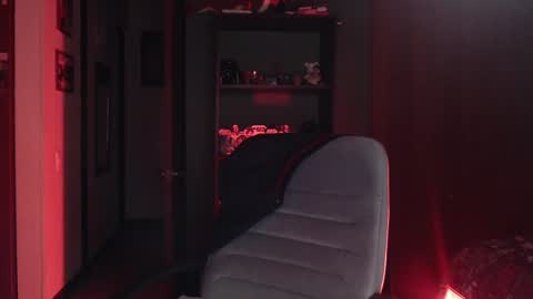 Snapshot of nina_moonbeam chatting on December 26, 11:35 pm Nina Moon online show from December 26, 11:35 pm