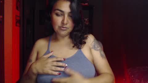 Snapshot of nina_moonbeam chatting on January 3, 12:43 am Nina Moon online show from January 3, 12:43 am