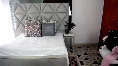  Nina  online show from January 20, 8:40 pm