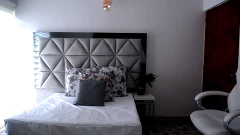  Nina  online show from February 8, 9:57 pm