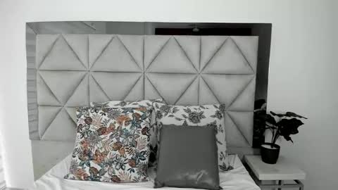  Nina  online show from February 12, 8:50 pm