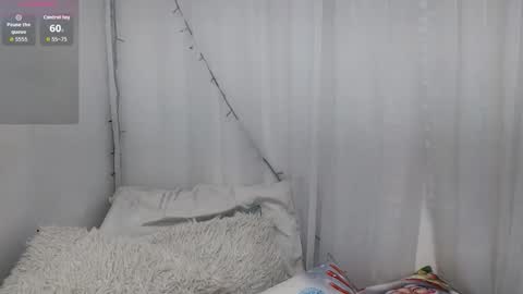 Ninaa fox online show from December 15, 5:17 pm