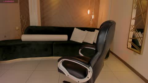 Nina online show from October 28, 2:48 am