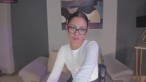 Nina online show from November 4, 4:00 am