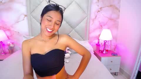 Nina Bravura online show from February 20, 1:33 pm