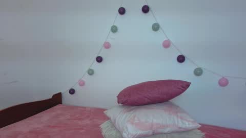 Nina online show from January 15, 4:55 pm