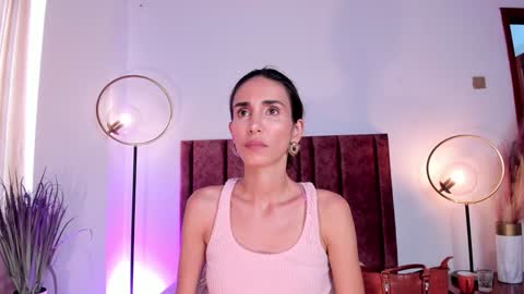 Nina online show from December 5, 6:11 pm