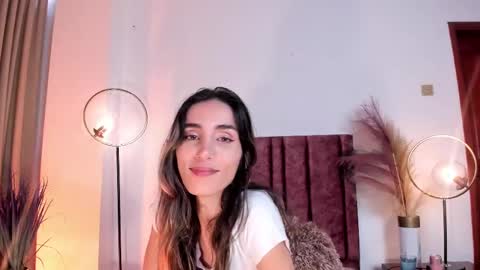 Nina online show from February 17, 6:15 pm