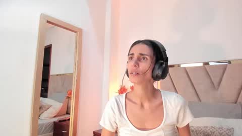 Nina online show from October 6, 6:27 pm